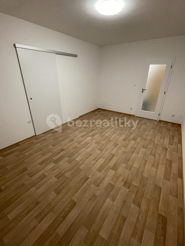 Prenájom bytu 1-izbový 37 m², Hurbanova, Praha, Praha Prenájom bytu 1-izbový 37 m², Hurbanova, Praha, Praha