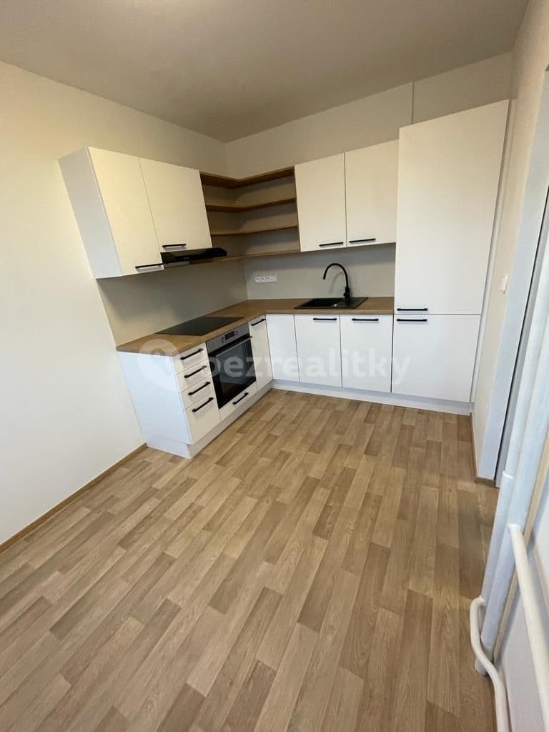Prenájom bytu 1-izbový 37 m², Hurbanova, Praha, Praha Prenájom bytu 1-izbový 37 m², Hurbanova, Praha, Praha