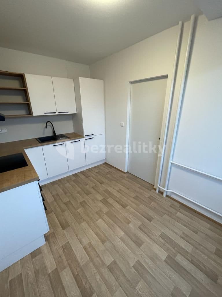 Prenájom bytu 1-izbový 37 m², Hurbanova, Praha, Praha Prenájom bytu 1-izbový 37 m², Hurbanova, Praha, Praha