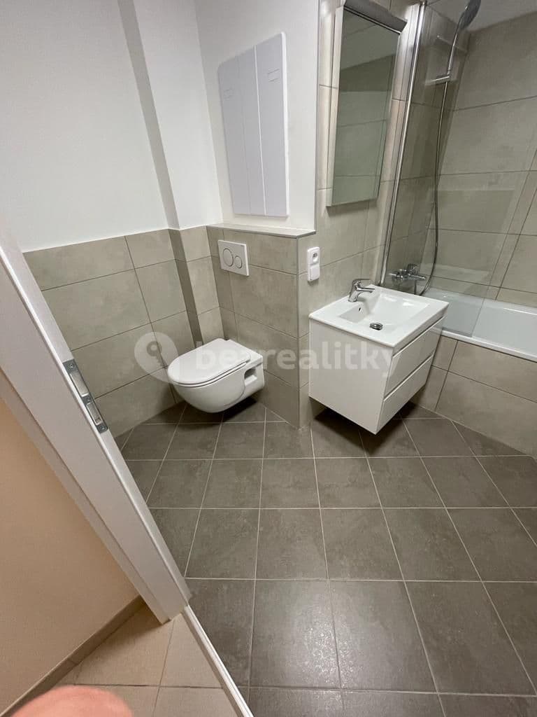 Prenájom bytu 1-izbový 37 m², Hurbanova, Praha, Praha Prenájom bytu 1-izbový 37 m², Hurbanova, Praha, Praha