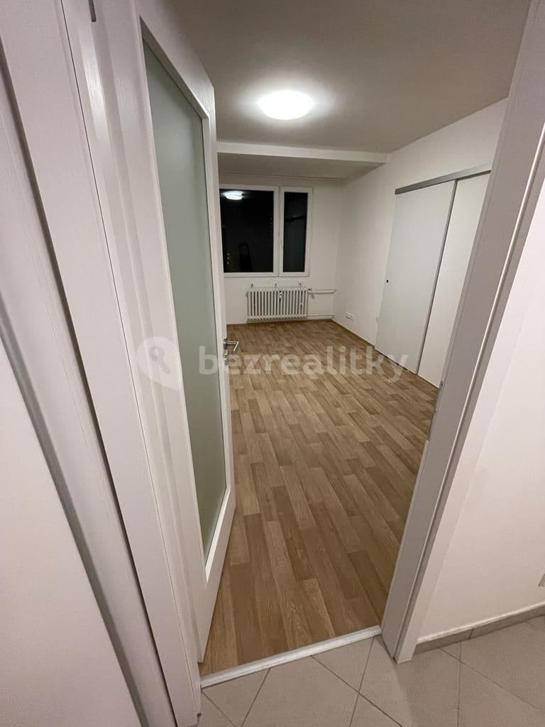 Prenájom bytu 1-izbový 37 m², Hurbanova, Praha, Praha Prenájom bytu 1-izbový 37 m², Hurbanova, Praha, Praha