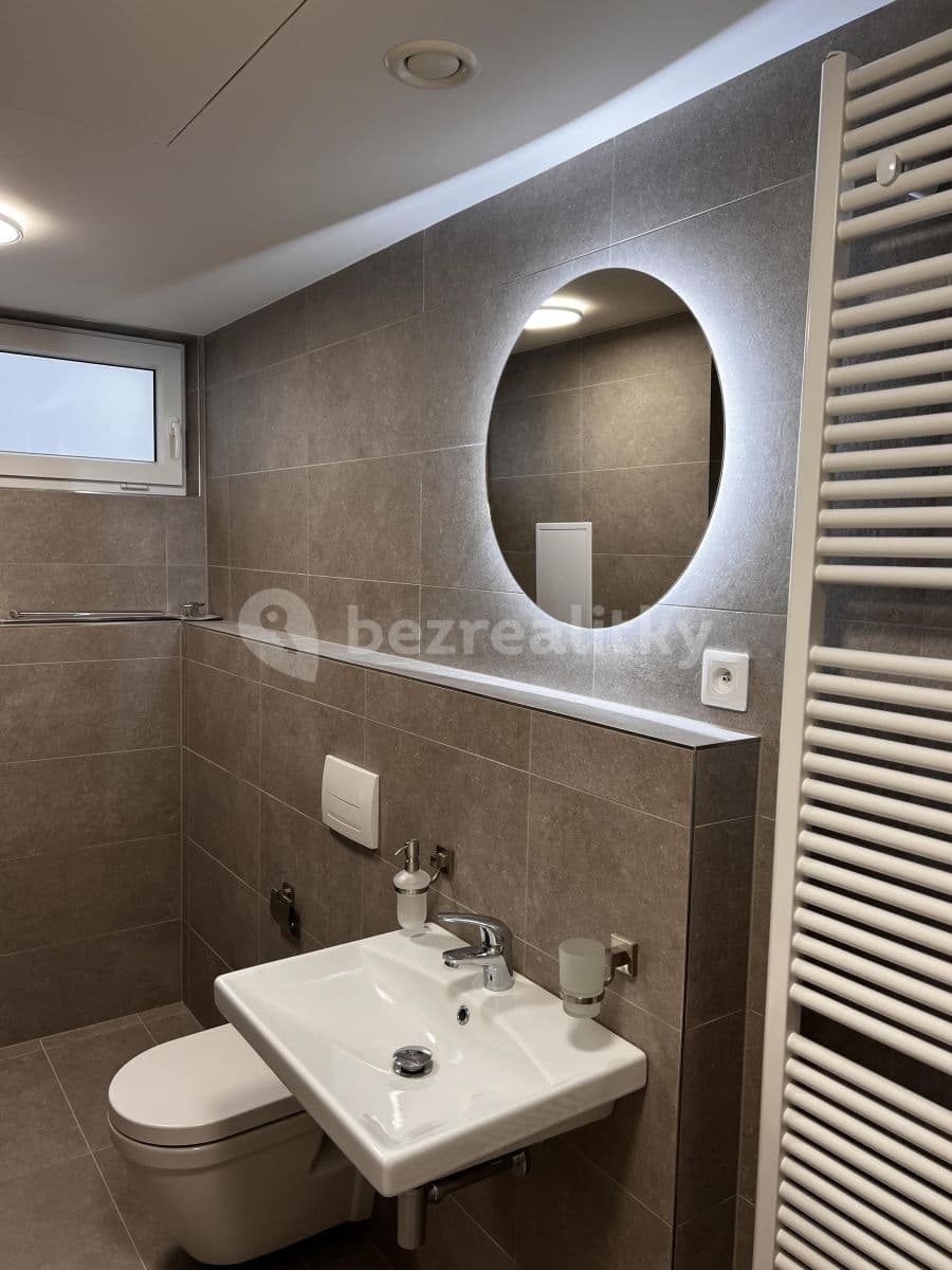 Prenájom bytu 2-izbový 51 m², Svatošových, Praha, Praha Prenájom bytu 2-izbový 51 m², Svatošových, Praha, Praha