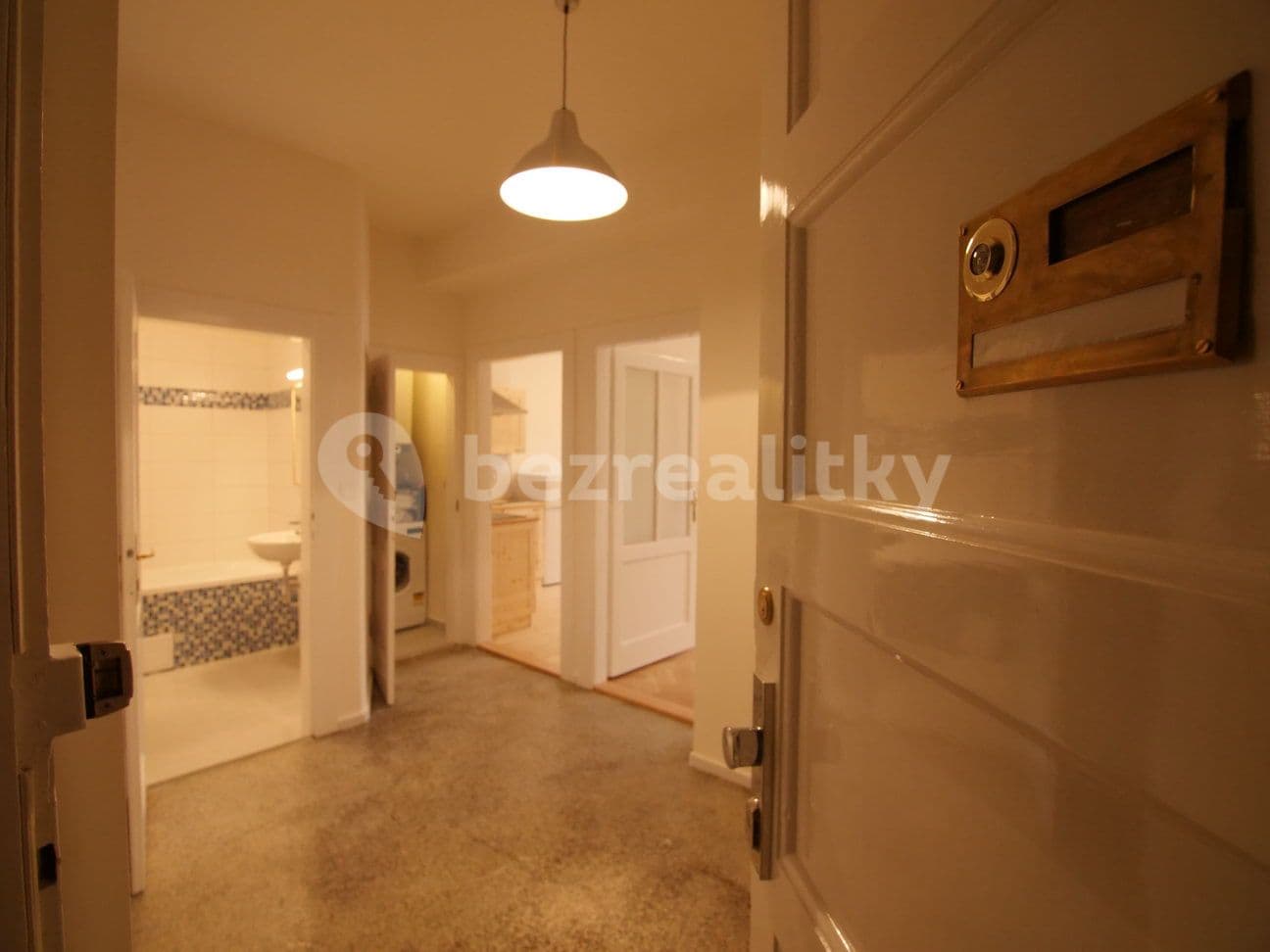 Prenájom bytu 2-izbový 50 m², U Křížku, Praha, Praha Prenájom bytu 2-izbový 50 m², U Křížku, Praha, Praha