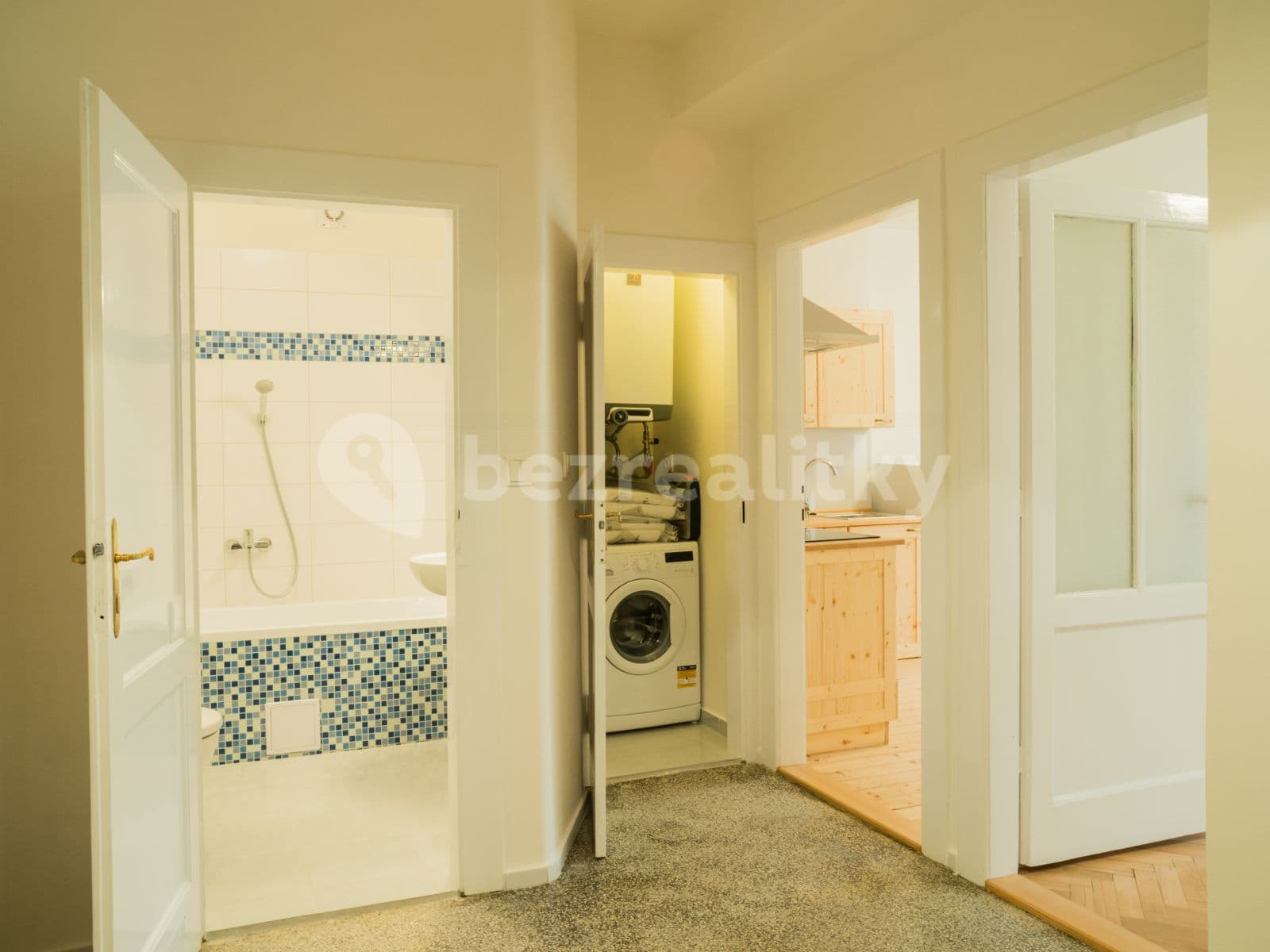 Prenájom bytu 2-izbový 50 m², U Křížku, Praha, Praha Prenájom bytu 2-izbový 50 m², U Křížku, Praha, Praha