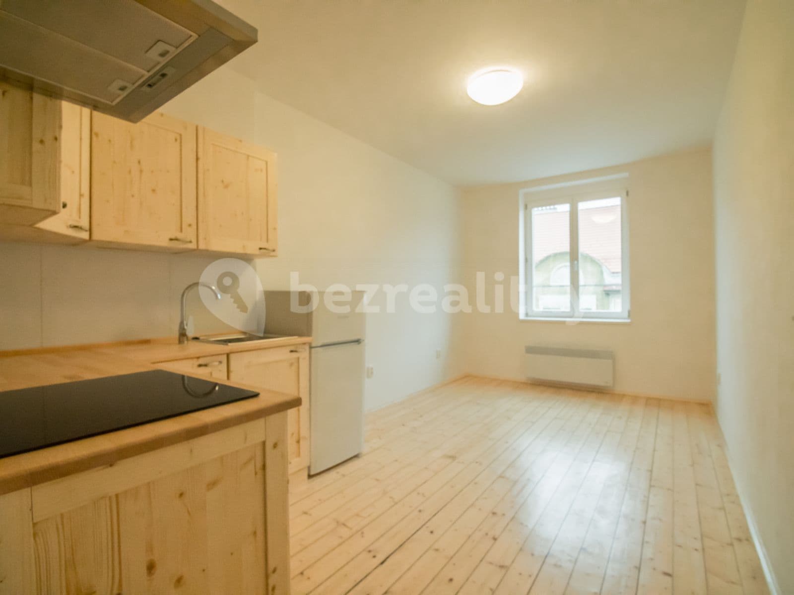 Prenájom bytu 2-izbový 50 m², U Křížku, Praha, Praha Prenájom bytu 2-izbový 50 m², U Křížku, Praha, Praha