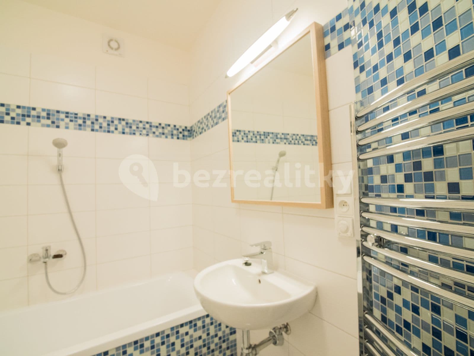 Prenájom bytu 2-izbový 50 m², U Křížku, Praha, Praha Prenájom bytu 2-izbový 50 m², U Křížku, Praha, Praha