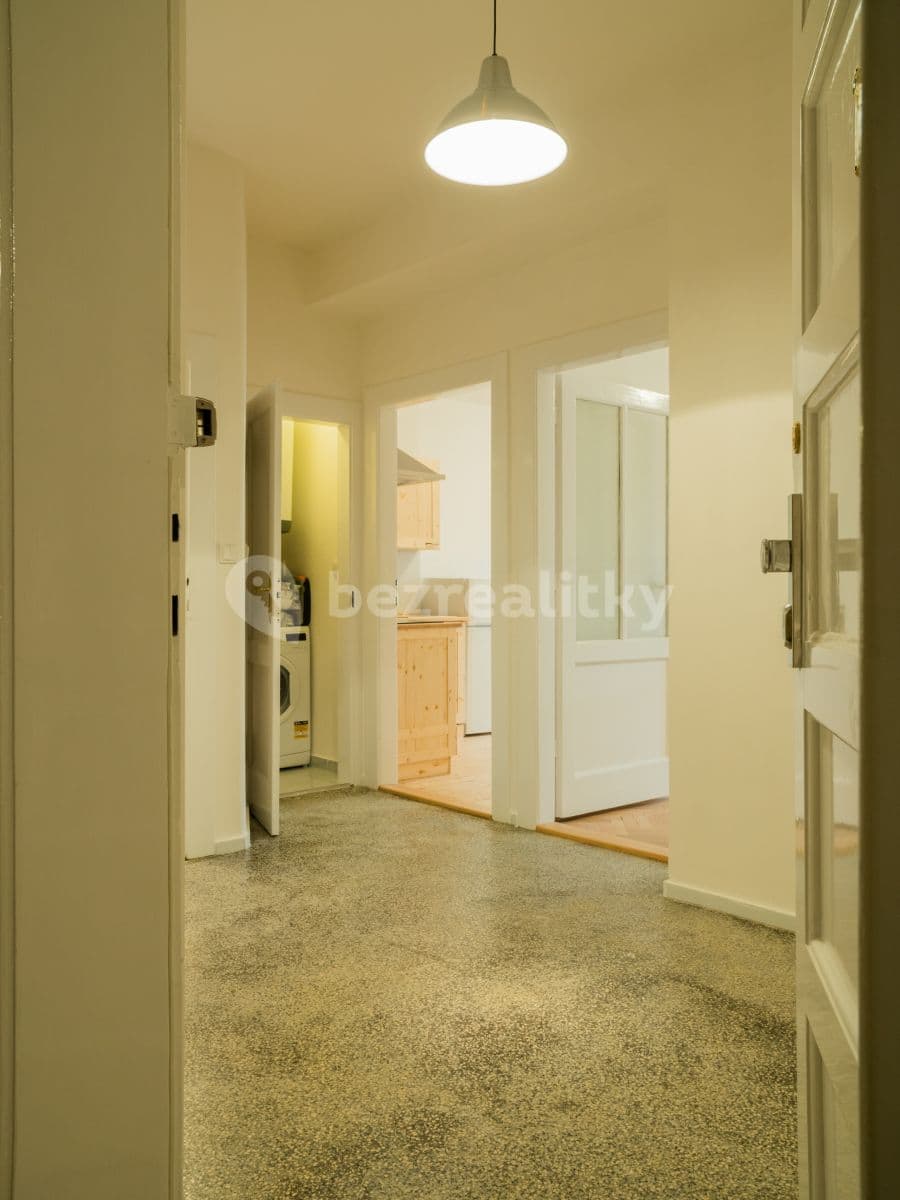 Prenájom bytu 2-izbový 50 m², U Křížku, Praha, Praha Prenájom bytu 2-izbový 50 m², U Křížku, Praha, Praha