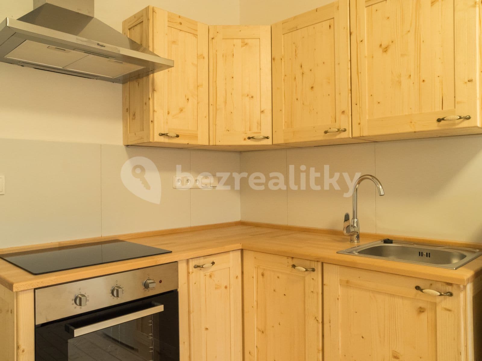 Prenájom bytu 2-izbový 50 m², U Křížku, Praha, Praha Prenájom bytu 2-izbový 50 m², U Křížku, Praha, Praha