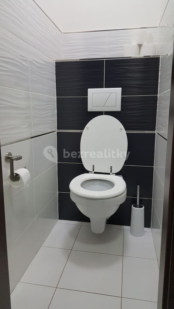 Prenájom bytu 3-izbový 75 m², Labská kotlina, Hradec Králové, Královéhradecký kraj Prenájom bytu 3-izbový 75 m², Labská kotlina, Hradec Králové, Královéhradecký kraj