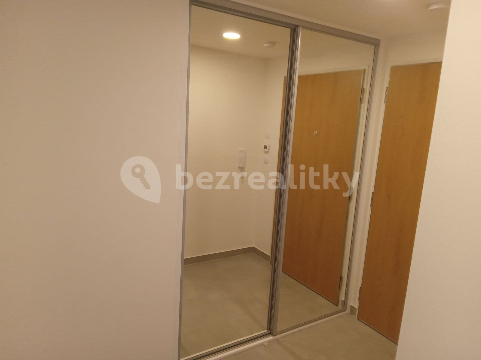 Prenájom bytu 2-izbový 58 m², Do Zahrádek Ⅰ, Praha, Praha Prenájom bytu 2-izbový 58 m², Do Zahrádek Ⅰ, Praha, Praha