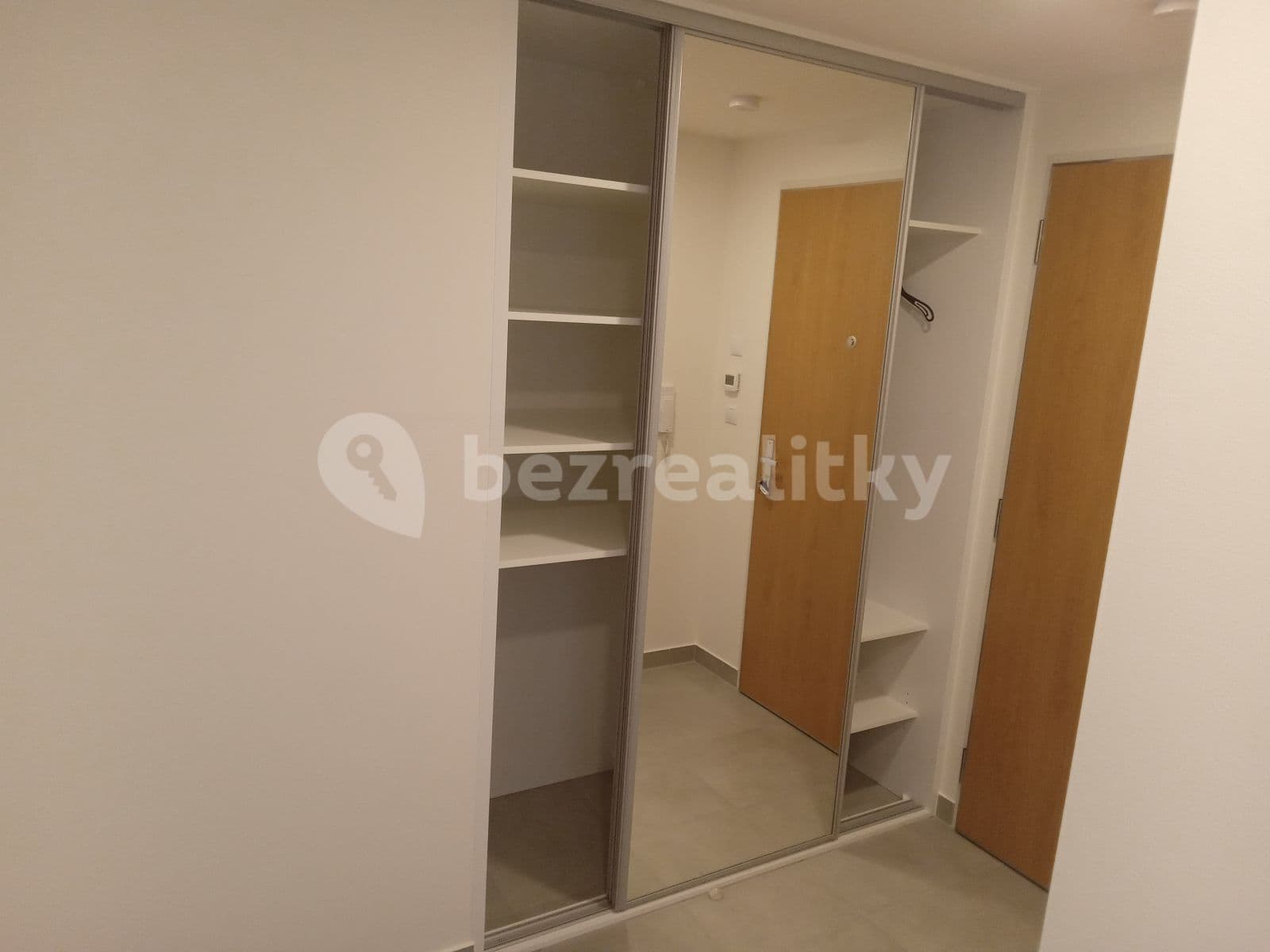 Prenájom bytu 2-izbový 58 m², Do Zahrádek Ⅰ, Praha, Praha Prenájom bytu 2-izbový 58 m², Do Zahrádek Ⅰ, Praha, Praha