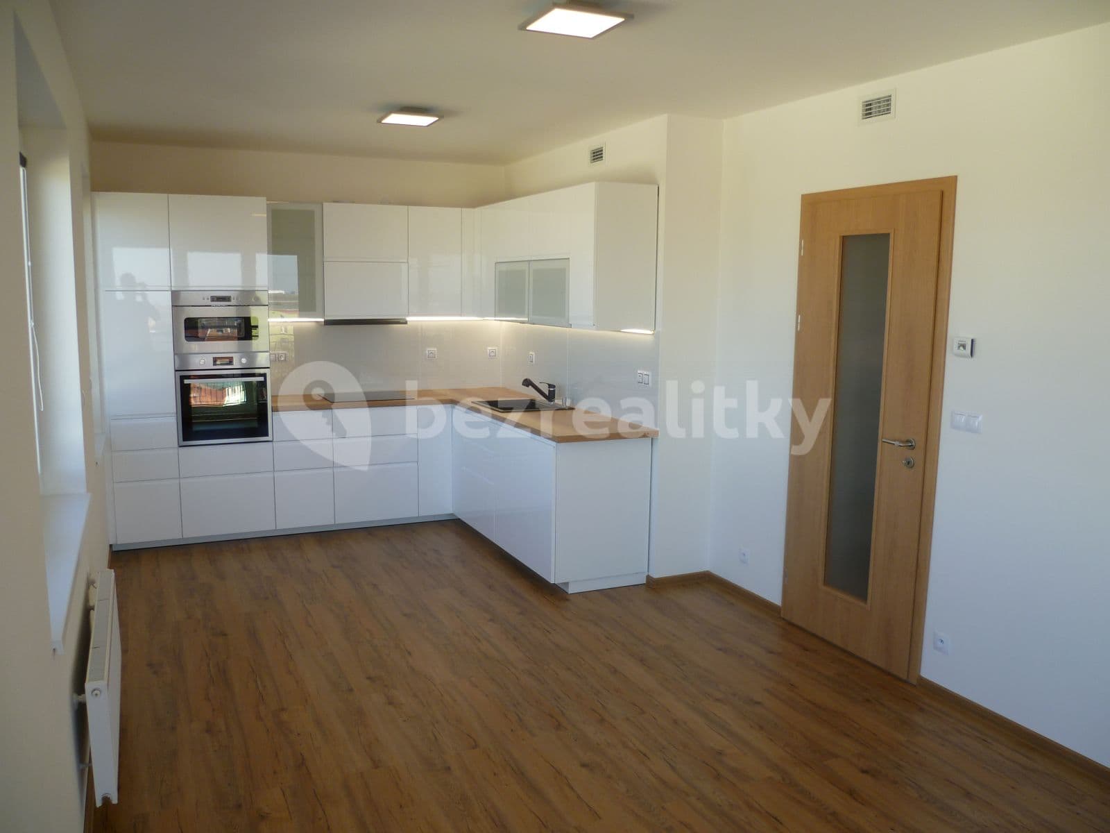 Prenájom bytu 2-izbový 58 m², Do Zahrádek Ⅰ, Praha, Praha Prenájom bytu 2-izbový 58 m², Do Zahrádek Ⅰ, Praha, Praha