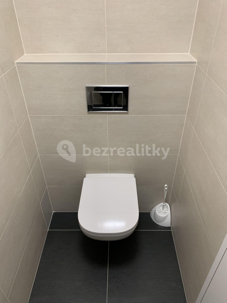 Prenájom bytu 2-izbový 72 m², Dílenská, Plzeň, Plzeňský kraj Prenájom bytu 2-izbový 72 m², Dílenská, Plzeň, Plzeňský kraj