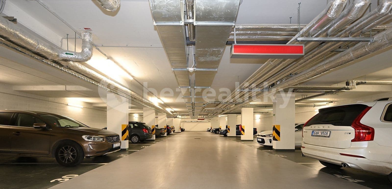 Prenájom bytu 4-izbový 107 m², Walterovo náměstí, Praha, Praha Prenájom bytu 4-izbový 107 m², Walterovo náměstí, Praha, Praha