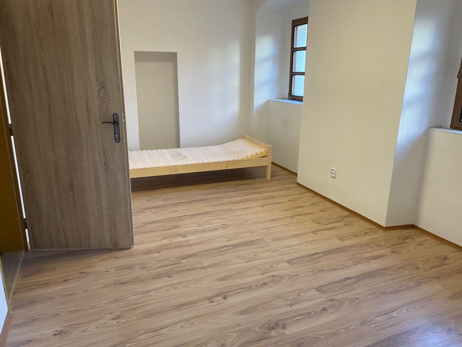 Prenájom bytu 2-izbový 41 m², Sušilovo náměstí, Rousínov, Jihomoravský kraj Prenájom bytu 2-izbový 41 m², Sušilovo náměstí, Rousínov, Jihomoravský kraj