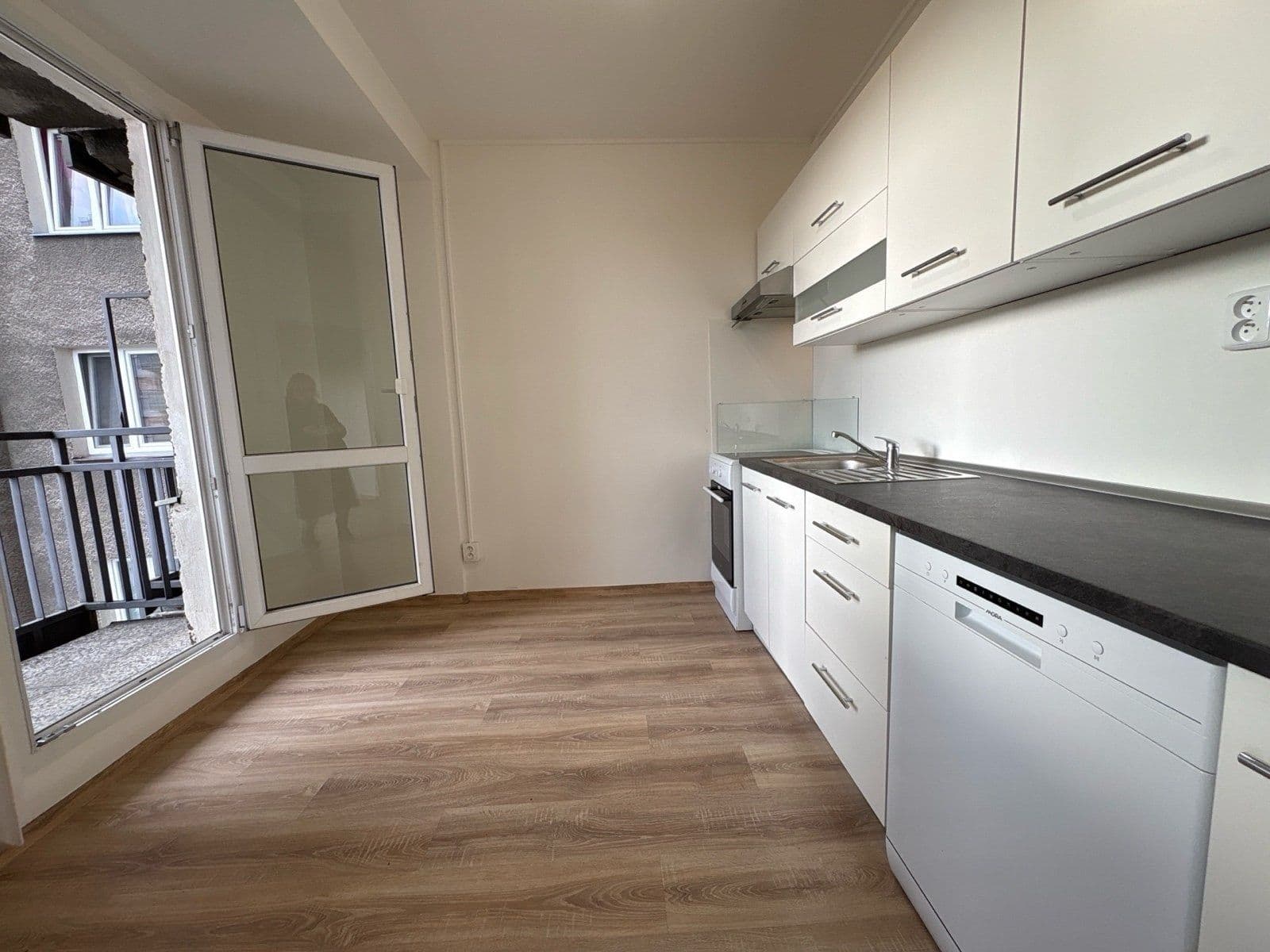 Prenájom bytu 2-izbový 61 m², Československé armády, Frýdek-Místek, Moravskoslezský kraj Prenájom bytu 2-izbový 61 m², Československé armády, Frýdek-Místek, Moravskoslezský kraj