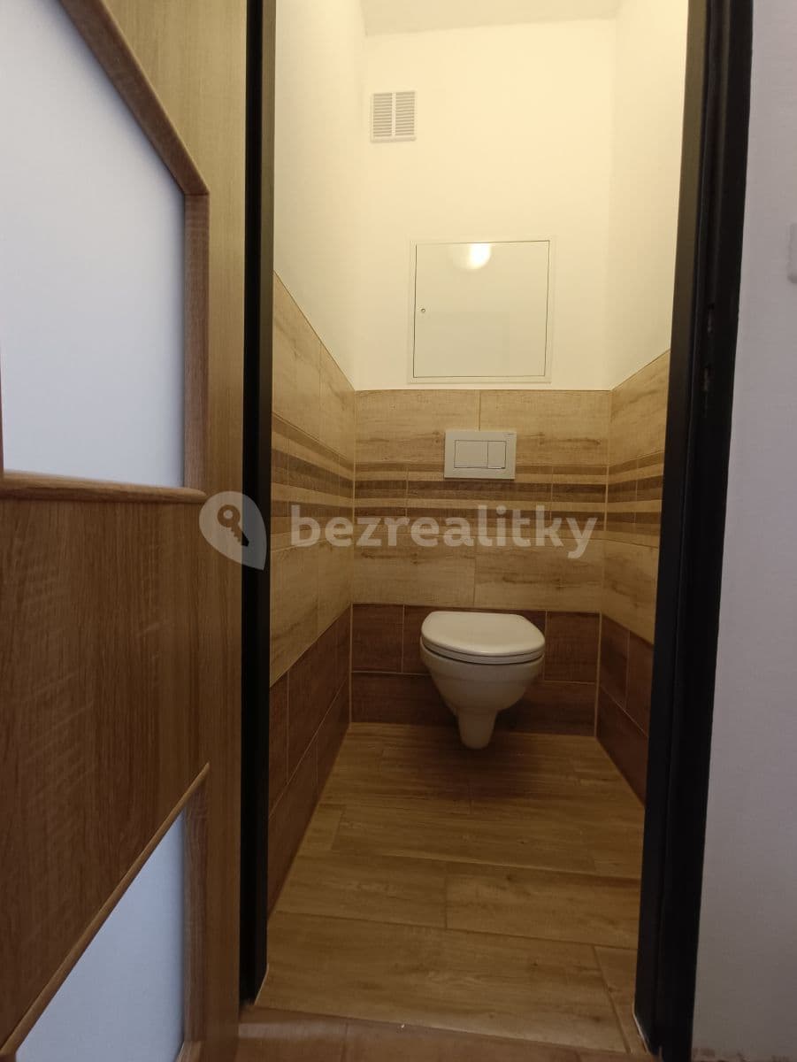 Prenájom bytu 2-izbový 43 m², Famfulíkova, Praha, Praha Prenájom bytu 2-izbový 43 m², Famfulíkova, Praha, Praha