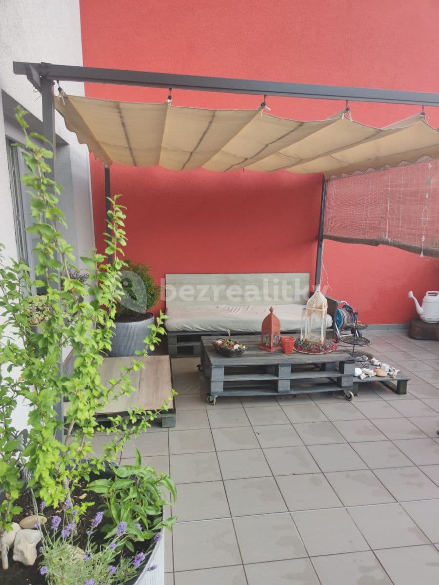 Prenájom bytu 1-izbový 33 m², Wiesenthalova, Praha, Praha Prenájom bytu 1-izbový 33 m², Wiesenthalova, Praha, Praha