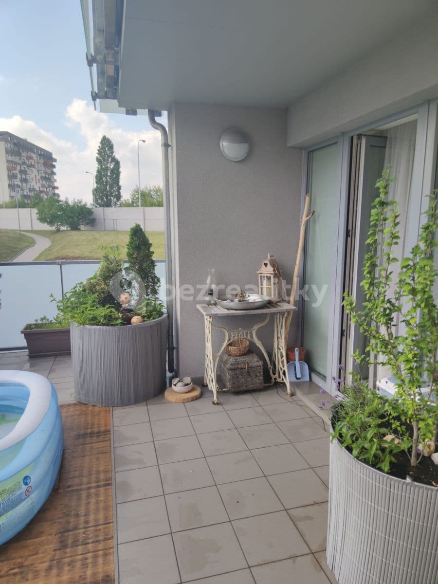 Prenájom bytu 1-izbový 33 m², Wiesenthalova, Praha, Praha Prenájom bytu 1-izbový 33 m², Wiesenthalova, Praha, Praha