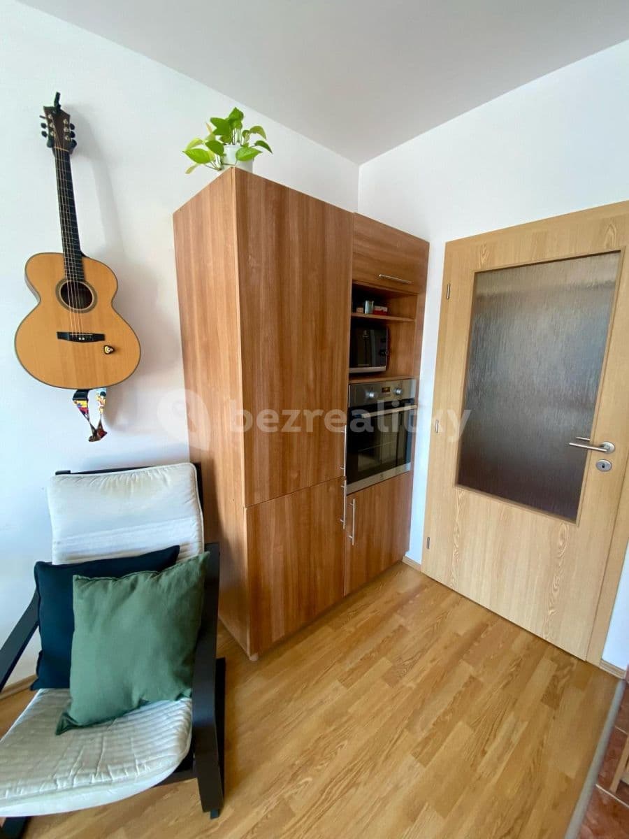 Prenájom bytu 1-izbový 31 m², Blšanecká, Praha, Praha