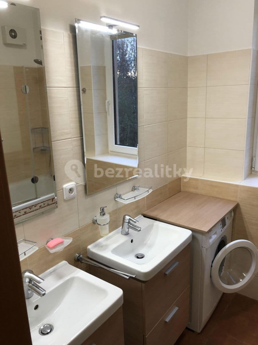 Prenájom bytu 3-izbový 88 m², U Ježíška, Plzeň, Plzeňský kraj Prenájom bytu 3-izbový 88 m², U Ježíška, Plzeň, Plzeňský kraj