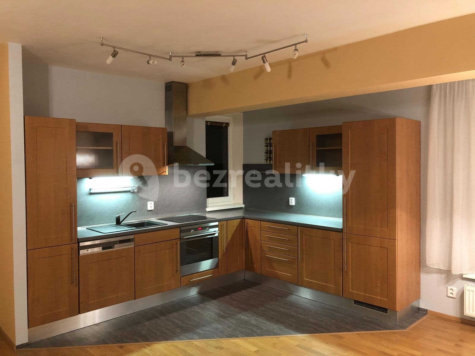 Prenájom bytu 3-izbový 88 m², U Ježíška, Plzeň, Plzeňský kraj Prenájom bytu 3-izbový 88 m², U Ježíška, Plzeň, Plzeňský kraj