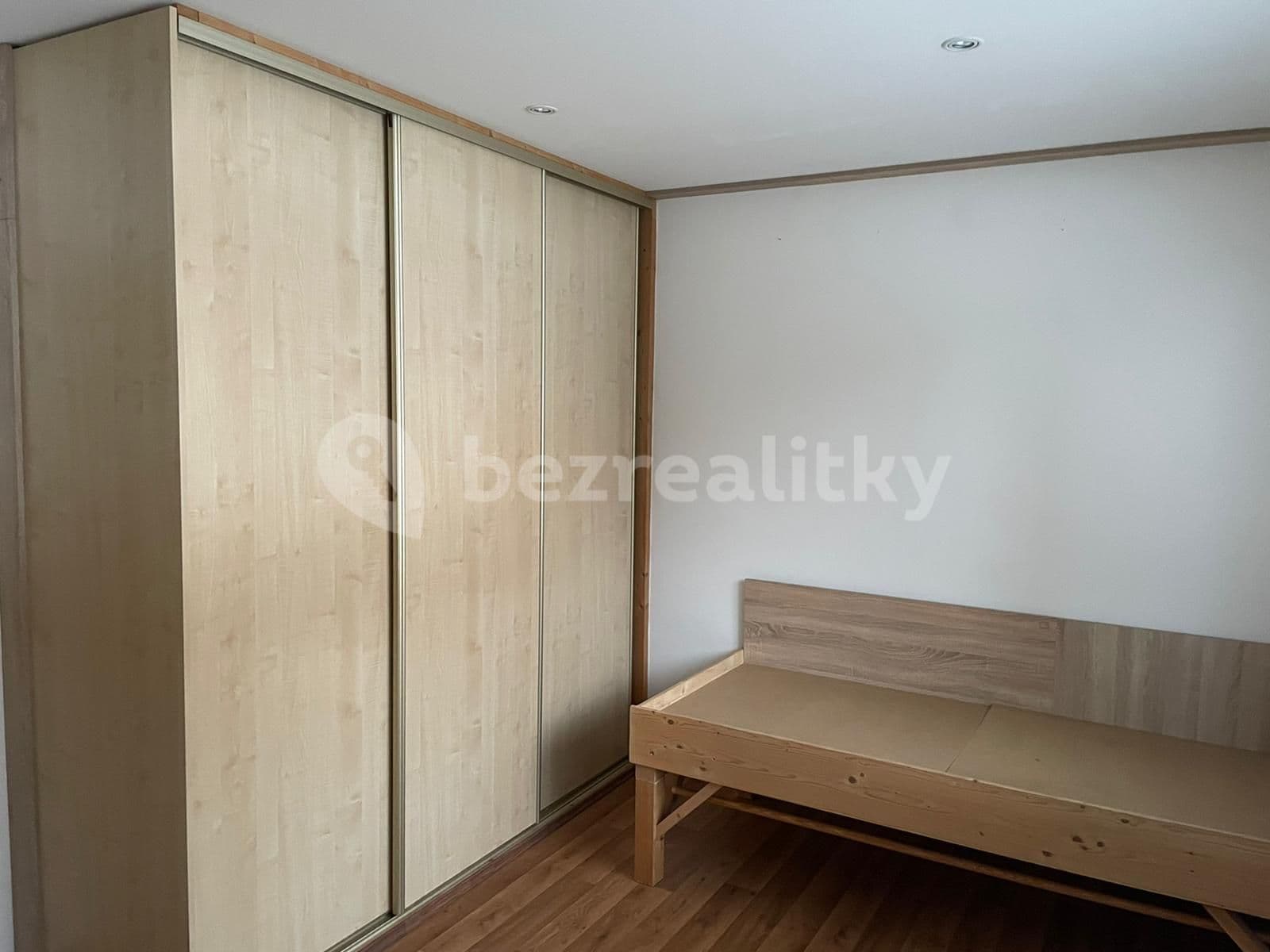 Prenájom bytu 3-izbový 75 m², Vlnařská, Liberec, Liberecký kraj Prenájom bytu 3-izbový 75 m², Vlnařská, Liberec, Liberecký kraj