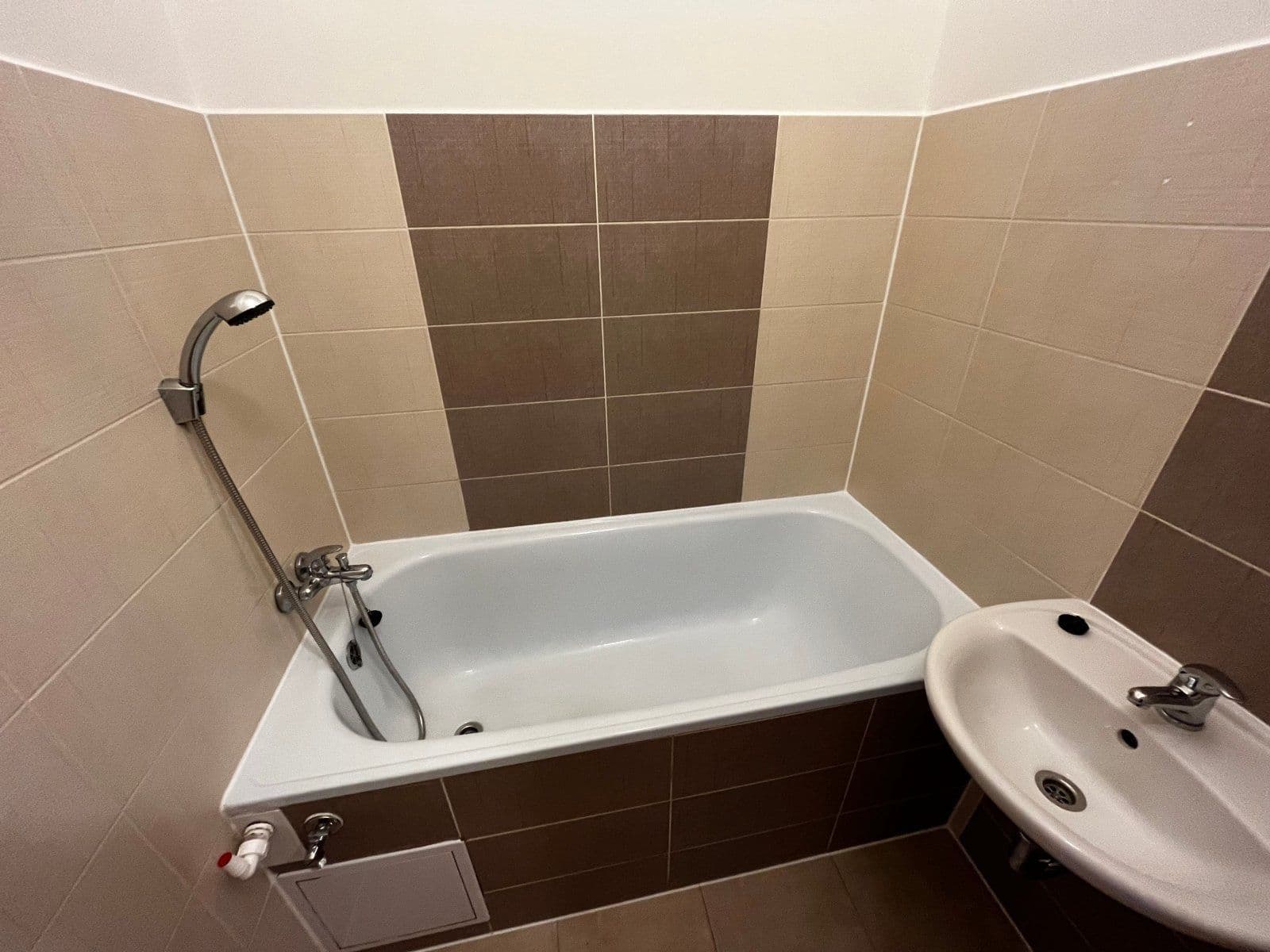 Prenájom bytu 2-izbový 52 m², Ruská, Karviná, Moravskoslezský kraj Prenájom bytu 2-izbový 52 m², Ruská, Karviná, Moravskoslezský kraj