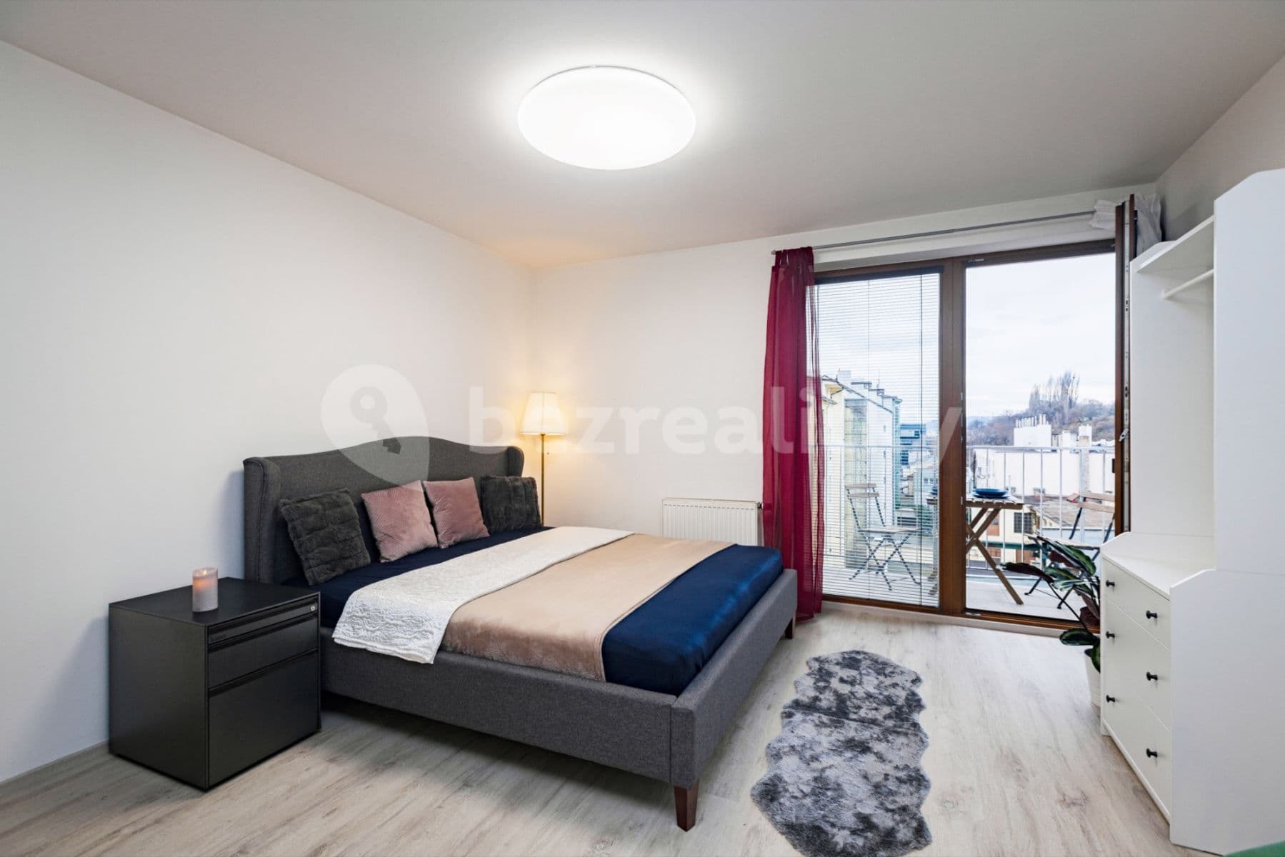 Prenájom bytu 1-izbový 30 m², Kališnická, Praha, Praha Prenájom bytu 1-izbový 30 m², Kališnická, Praha, Praha