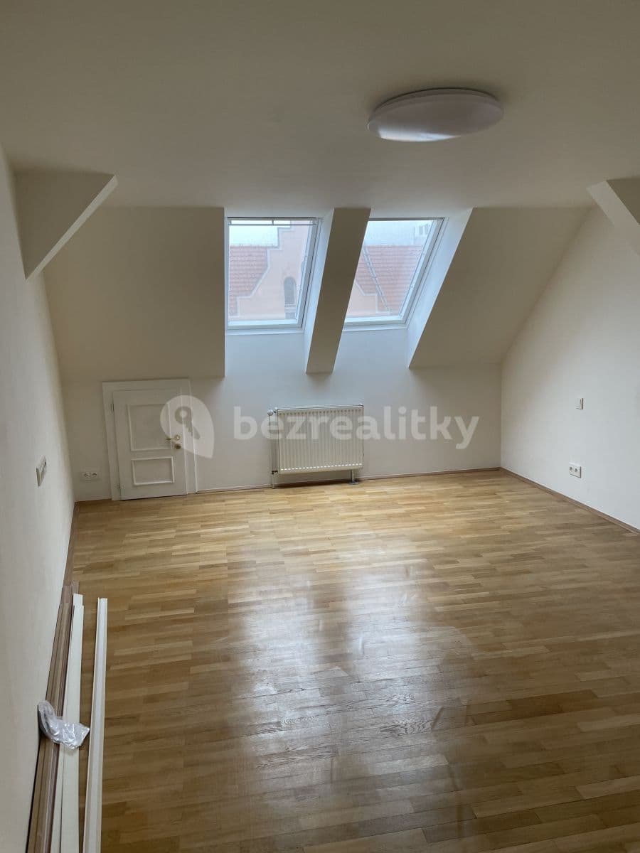 Prenájom bytu 3-izbový 90 m², Norská, Praha, Praha Prenájom bytu 3-izbový 90 m², Norská, Praha, Praha