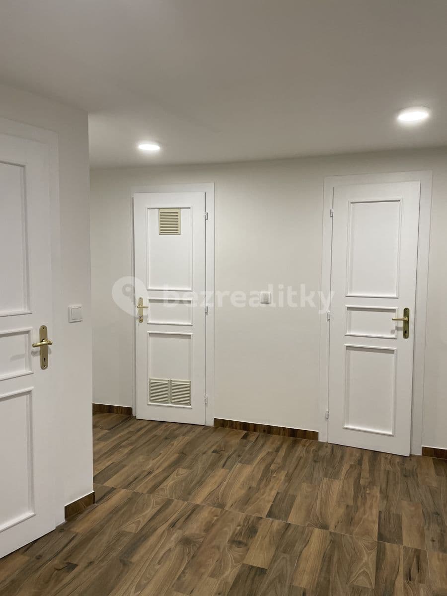 Prenájom bytu 3-izbový 90 m², Norská, Praha, Praha Prenájom bytu 3-izbový 90 m², Norská, Praha, Praha