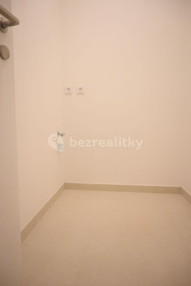 Prenájom bytu 2-izbový 85 m², Tolstého, Praha, Praha Prenájom bytu 2-izbový 85 m², Tolstého, Praha, Praha