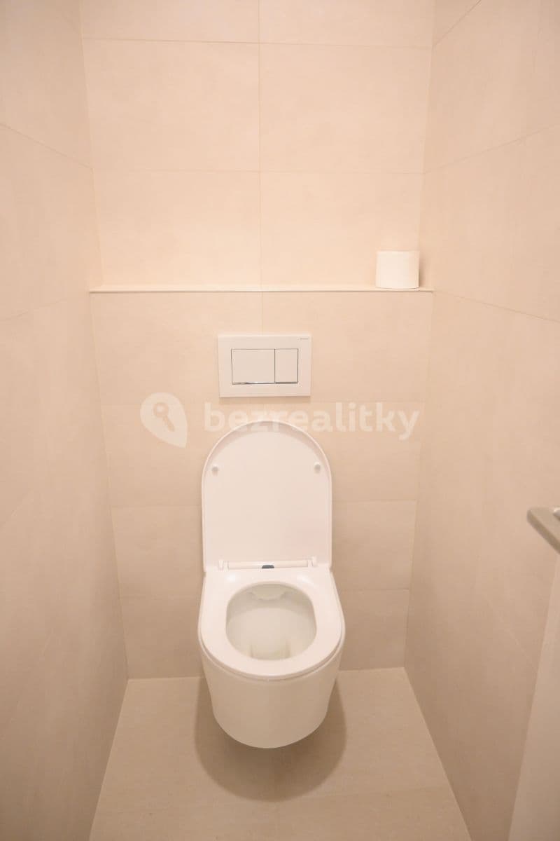 Prenájom bytu 2-izbový 85 m², Tolstého, Praha, Praha Prenájom bytu 2-izbový 85 m², Tolstého, Praha, Praha
