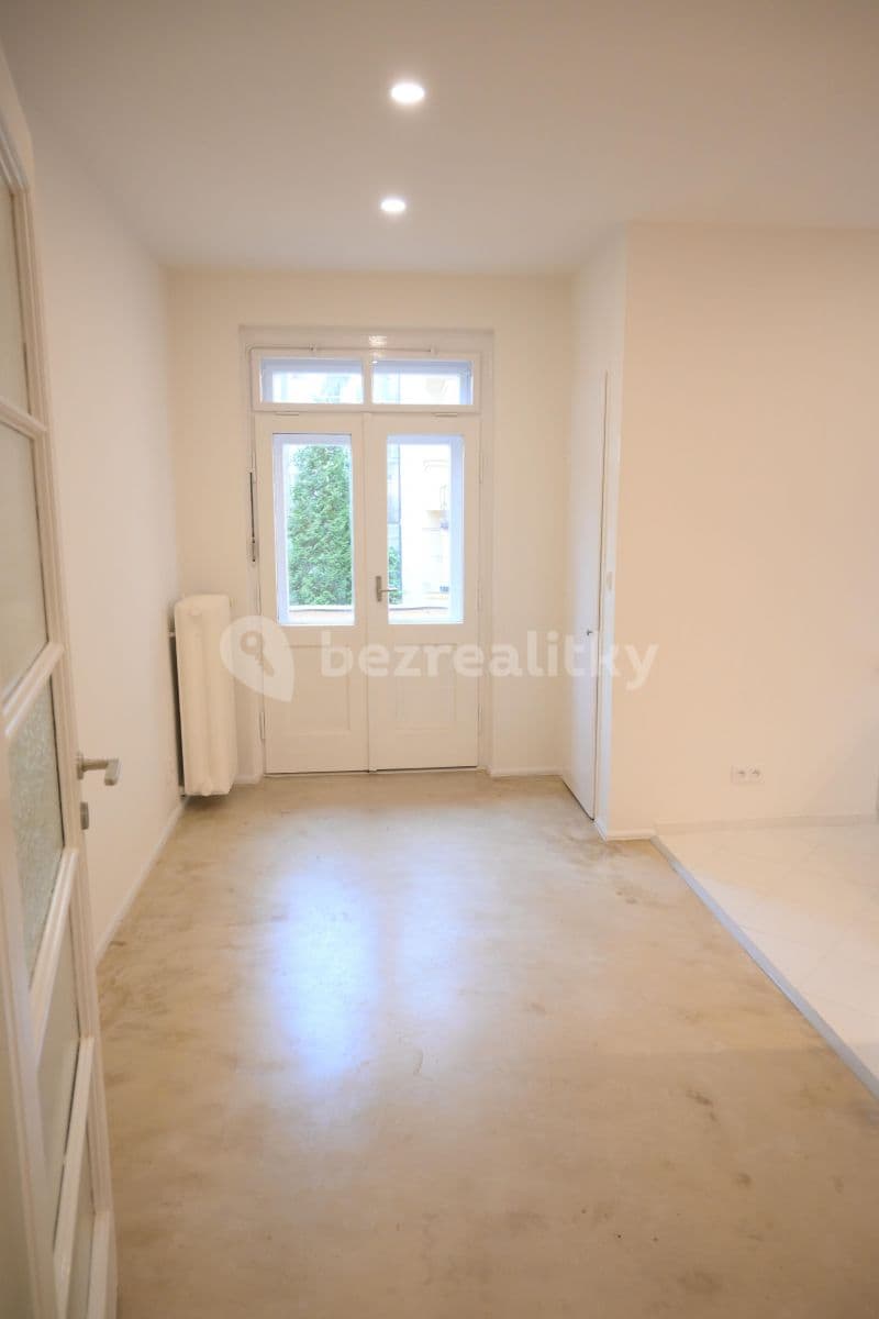 Prenájom bytu 2-izbový 85 m², Tolstého, Praha, Praha Prenájom bytu 2-izbový 85 m², Tolstého, Praha, Praha