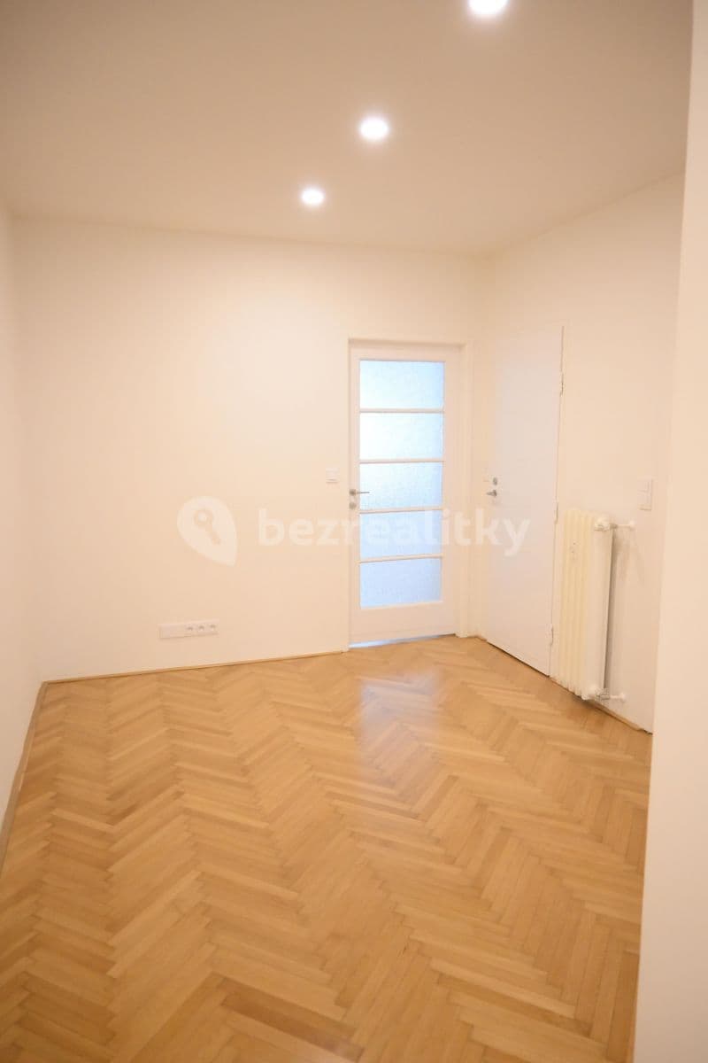 Prenájom bytu 2-izbový 85 m², Tolstého, Praha, Praha Prenájom bytu 2-izbový 85 m², Tolstého, Praha, Praha