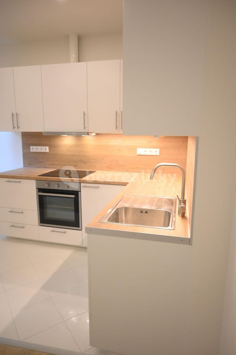 Prenájom bytu 2-izbový 85 m², Tolstého, Praha, Praha Prenájom bytu 2-izbový 85 m², Tolstého, Praha, Praha