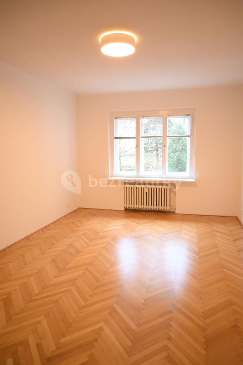 Prenájom bytu 2-izbový 85 m², Tolstého, Praha, Praha Prenájom bytu 2-izbový 85 m², Tolstého, Praha, Praha