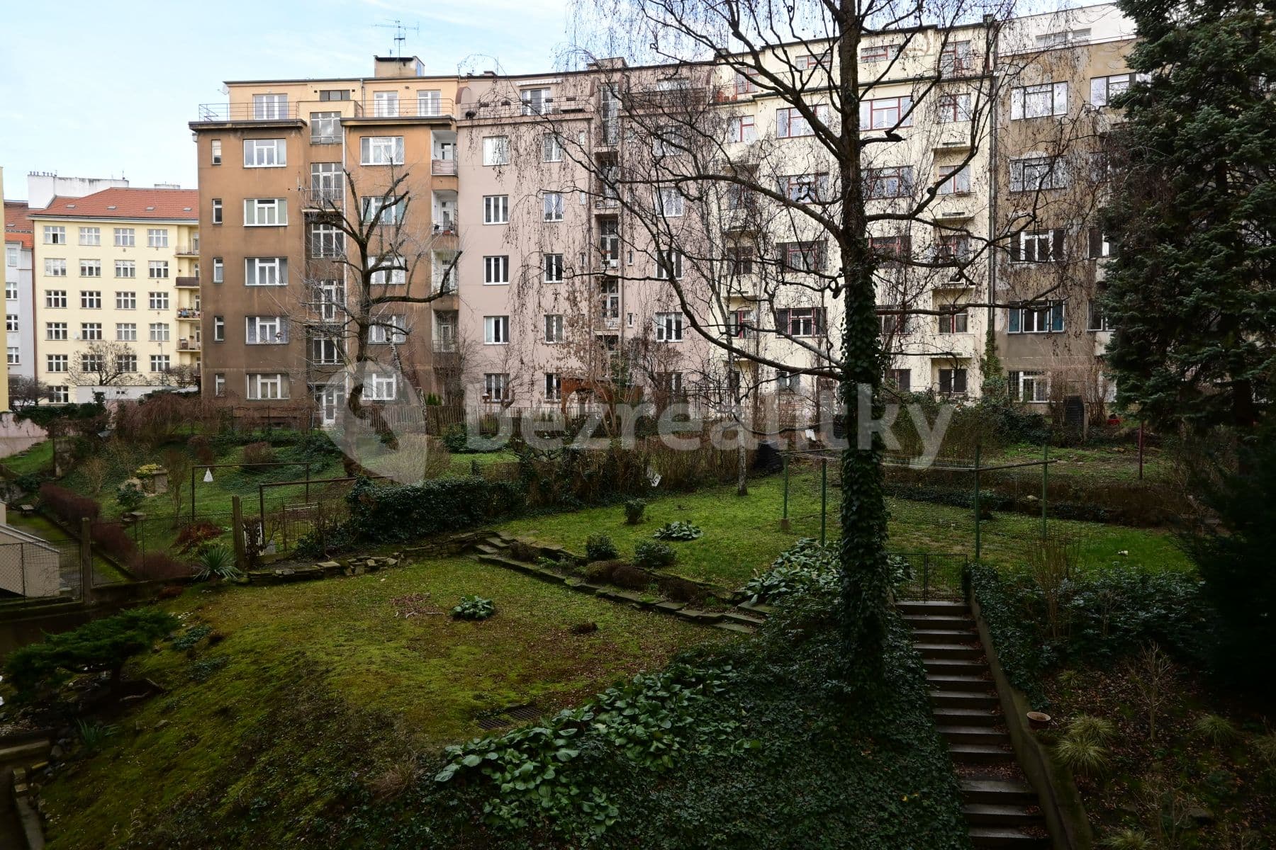 Prenájom bytu 2-izbový 85 m², Tolstého, Praha, Praha Prenájom bytu 2-izbový 85 m², Tolstého, Praha, Praha