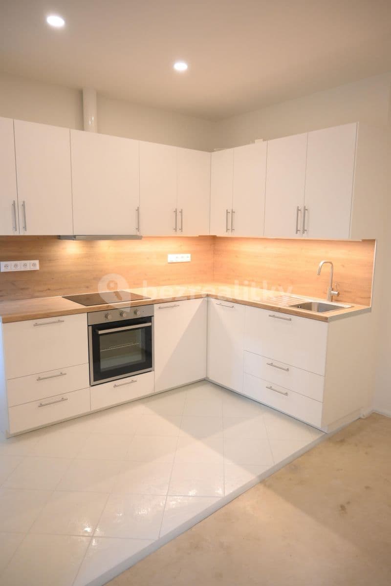 Prenájom bytu 2-izbový 85 m², Tolstého, Praha, Praha Prenájom bytu 2-izbový 85 m², Tolstého, Praha, Praha