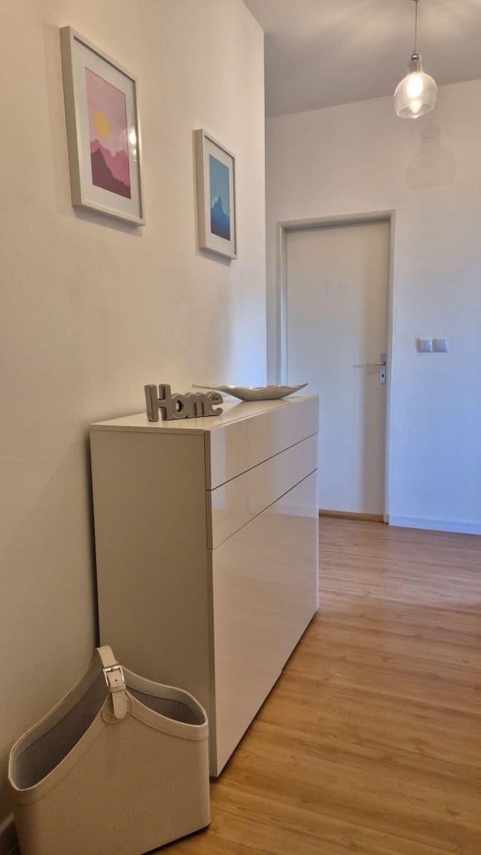 Prenájom bytu 2-izbový 64 m², Podunajské Biskupice, Bratislavský kraj Prenájom bytu 2-izbový 64 m², Podunajské Biskupice, Bratislavský kraj