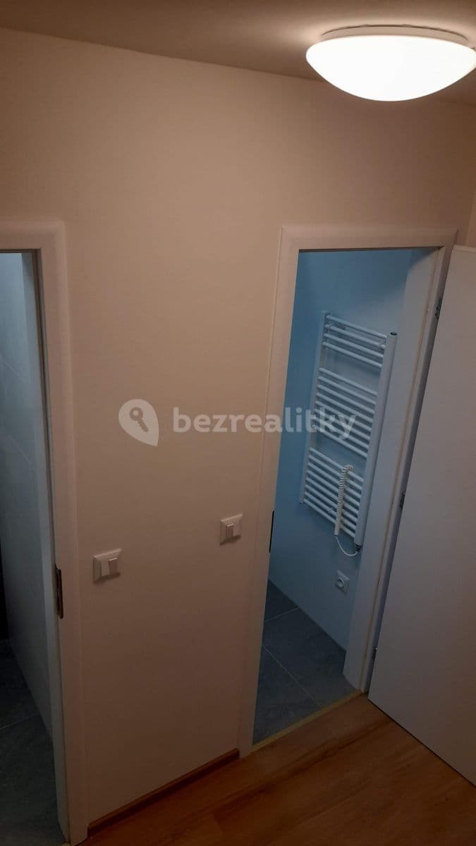 Prenájom bytu 1-izbový 33 m², Vondroušova, Praha, Praha Prenájom bytu 1-izbový 33 m², Vondroušova, Praha, Praha