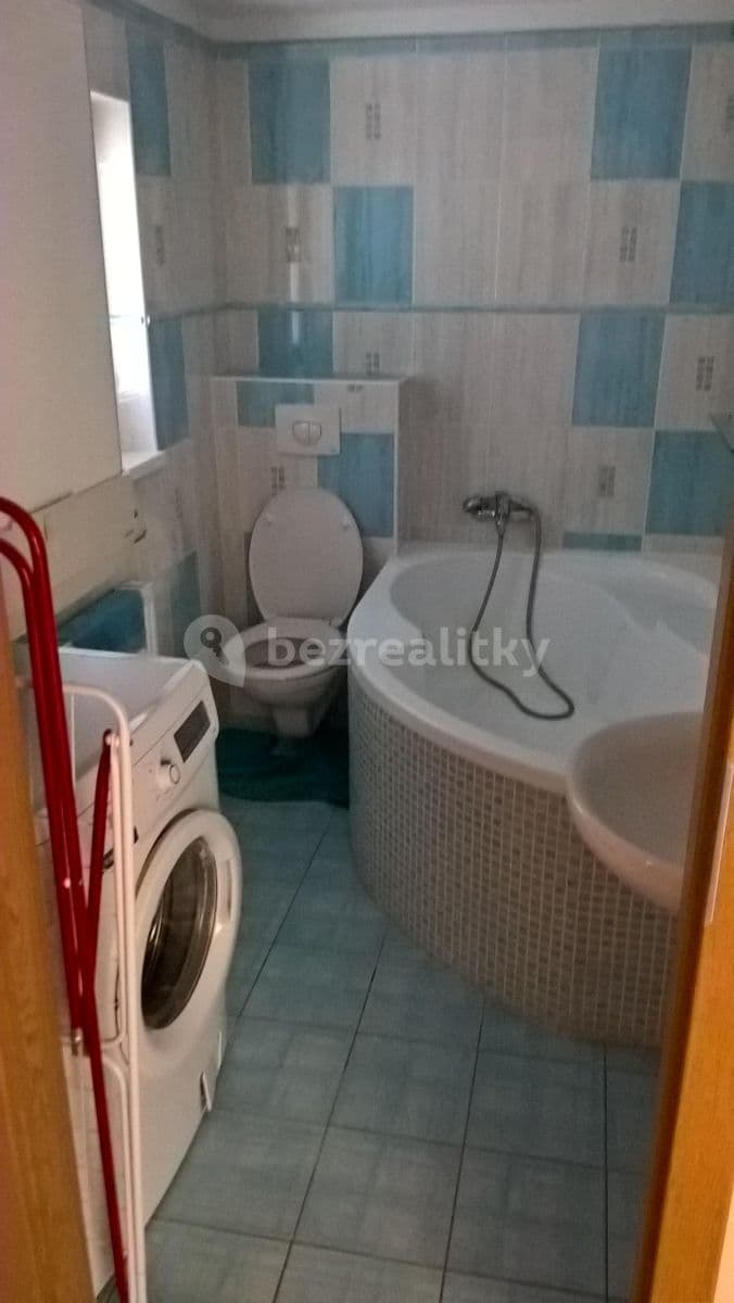 Prenájom bytu 3-izbový 72 m², Biskupcova, Praha, Praha Prenájom bytu 3-izbový 72 m², Biskupcova, Praha, Praha