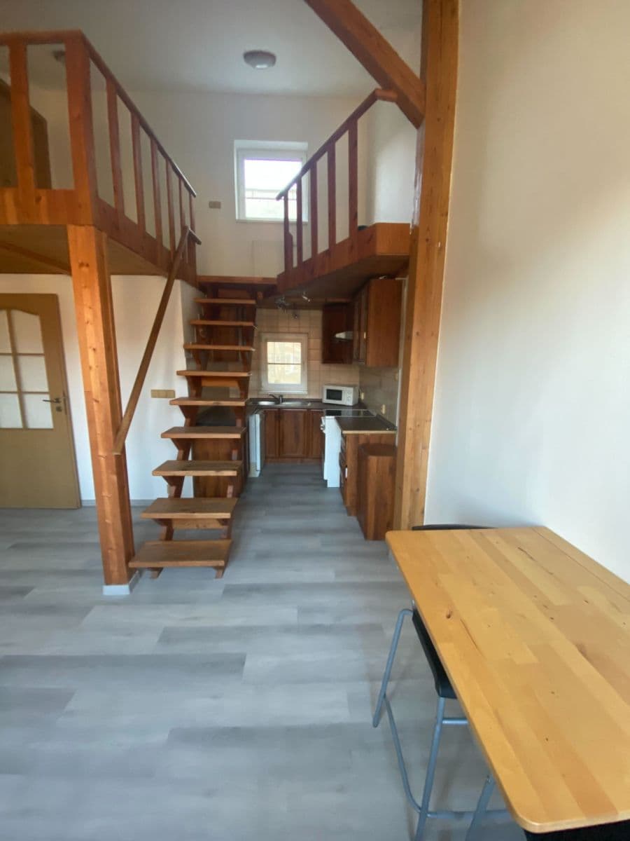 Prenájom bytu 3-izbový 72 m², Biskupcova, Praha, Praha Prenájom bytu 3-izbový 72 m², Biskupcova, Praha, Praha