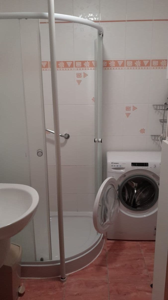 Prenájom bytu 1-izbový 43 m², Olštýnská, Praha, Praha Prenájom bytu 1-izbový 43 m², Olštýnská, Praha, Praha