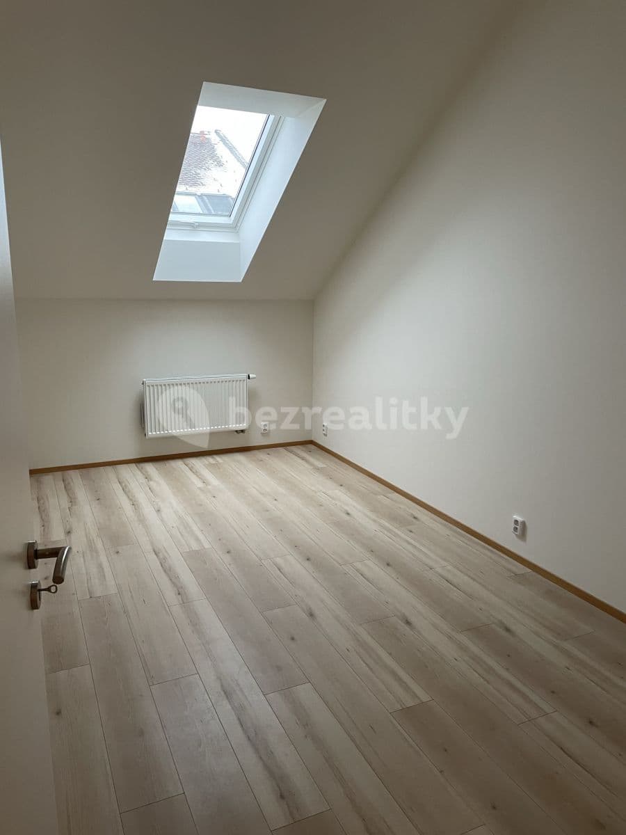 Prenájom bytu 2-izbový 61 m², Chržínská, Velvary, Středočeský kraj Prenájom bytu 2-izbový 61 m², Chržínská, Velvary, Středočeský kraj