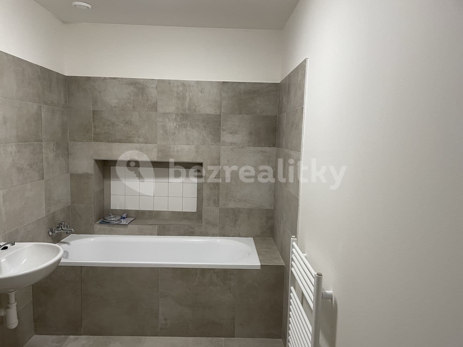 Prenájom bytu 2-izbový 61 m², Chržínská, Velvary, Středočeský kraj Prenájom bytu 2-izbový 61 m², Chržínská, Velvary, Středočeský kraj