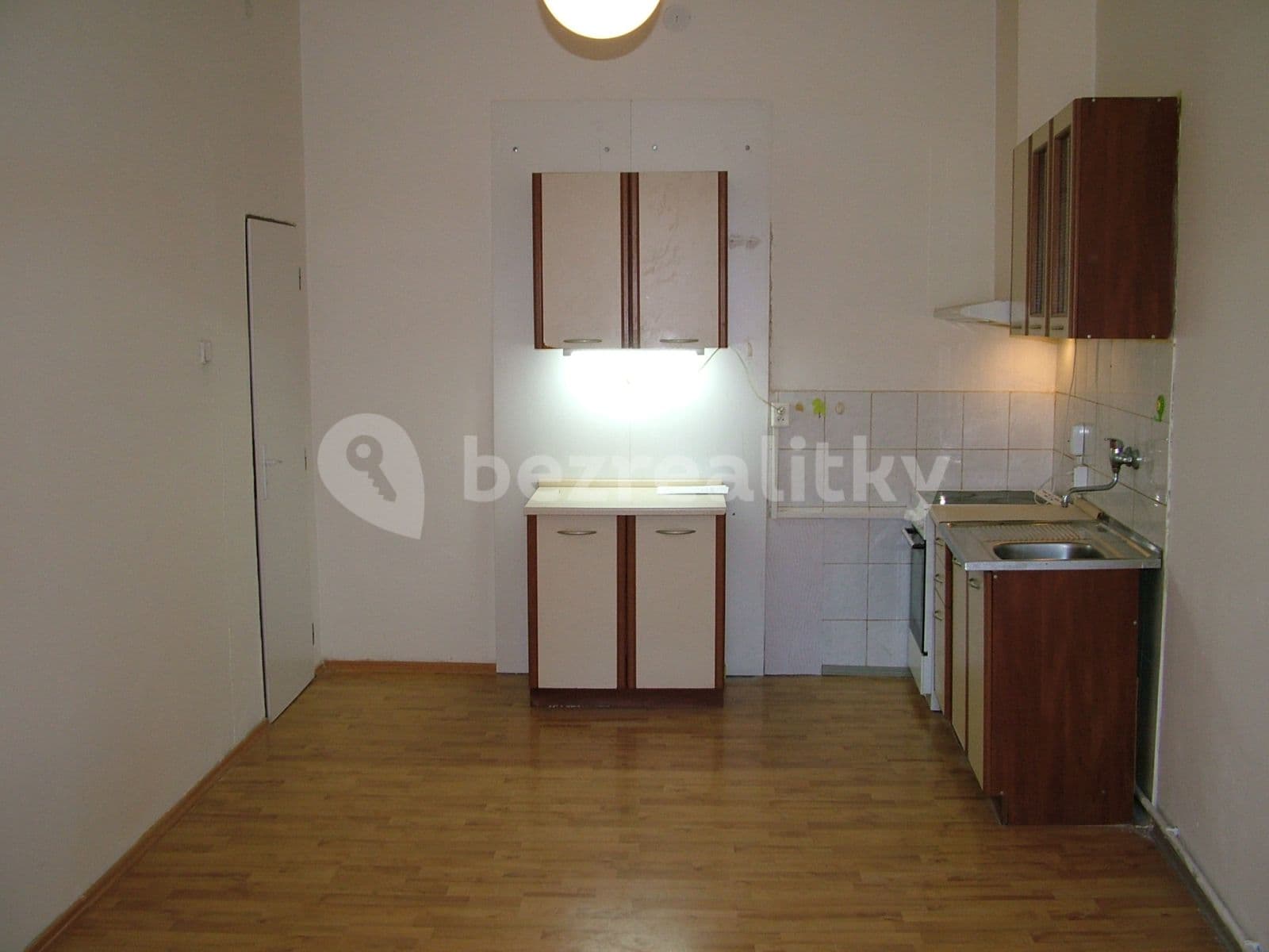 Prenájom bytu 1-izbový 26 m², Jiráskovo náměstí, Kolín, Středočeský kraj