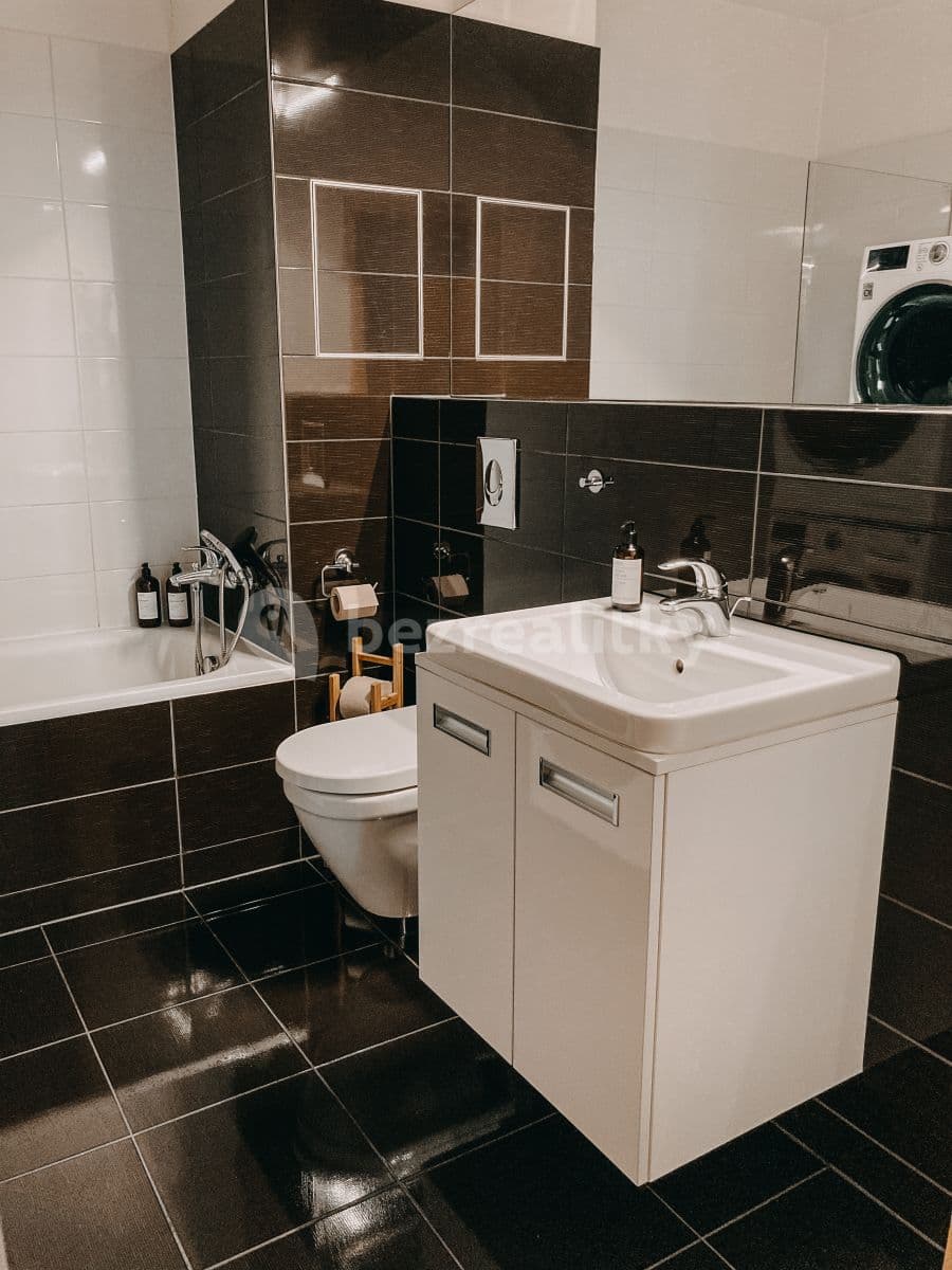 Prenájom bytu 2-izbový 60 m², Sousedíkova, Praha, Praha Prenájom bytu 2-izbový 60 m², Sousedíkova, Praha, Praha