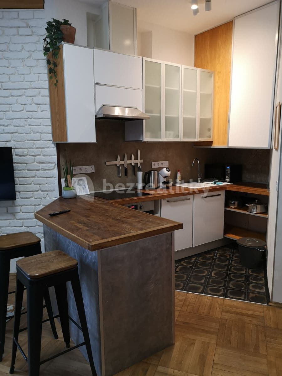 Prenájom bytu 3-izbový 41 m², Blodkova, Praha, Praha Prenájom bytu 3-izbový 41 m², Blodkova, Praha, Praha