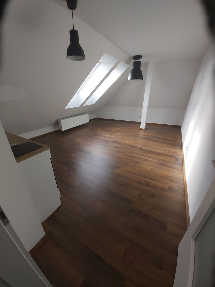 Prenájom bytu 1-izbový 36 m², Kotnovská, Tábor, Jihočeský kraj Prenájom bytu 1-izbový 36 m², Kotnovská, Tábor, Jihočeský kraj